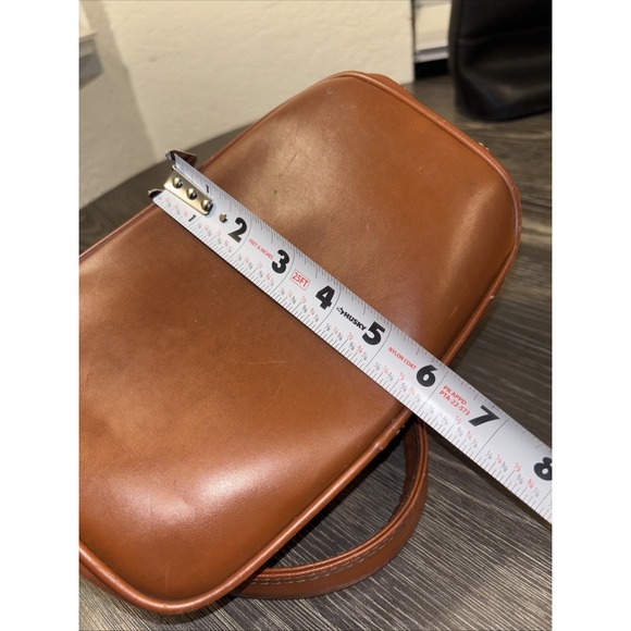 Kenneth Cole Reaction Quality Leather Small Shoulder Bag Short Under Arm Length - Picture 11 of 11